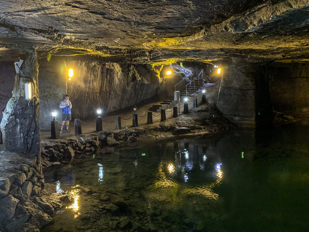 Cehennem Ağzı Mağaraları