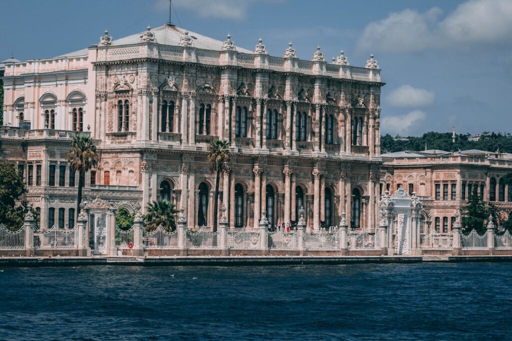 Dolmabahçe Sarayı